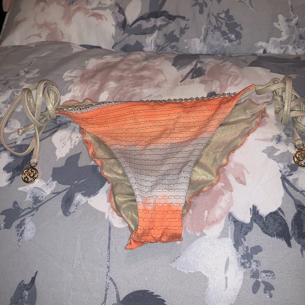 Bikini bottoms